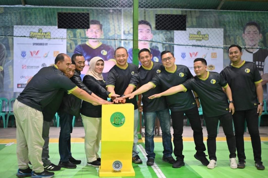 Sekda Ketapang Secara Resmi Menutup Turnamen Futsal Jurnalis Ketapang