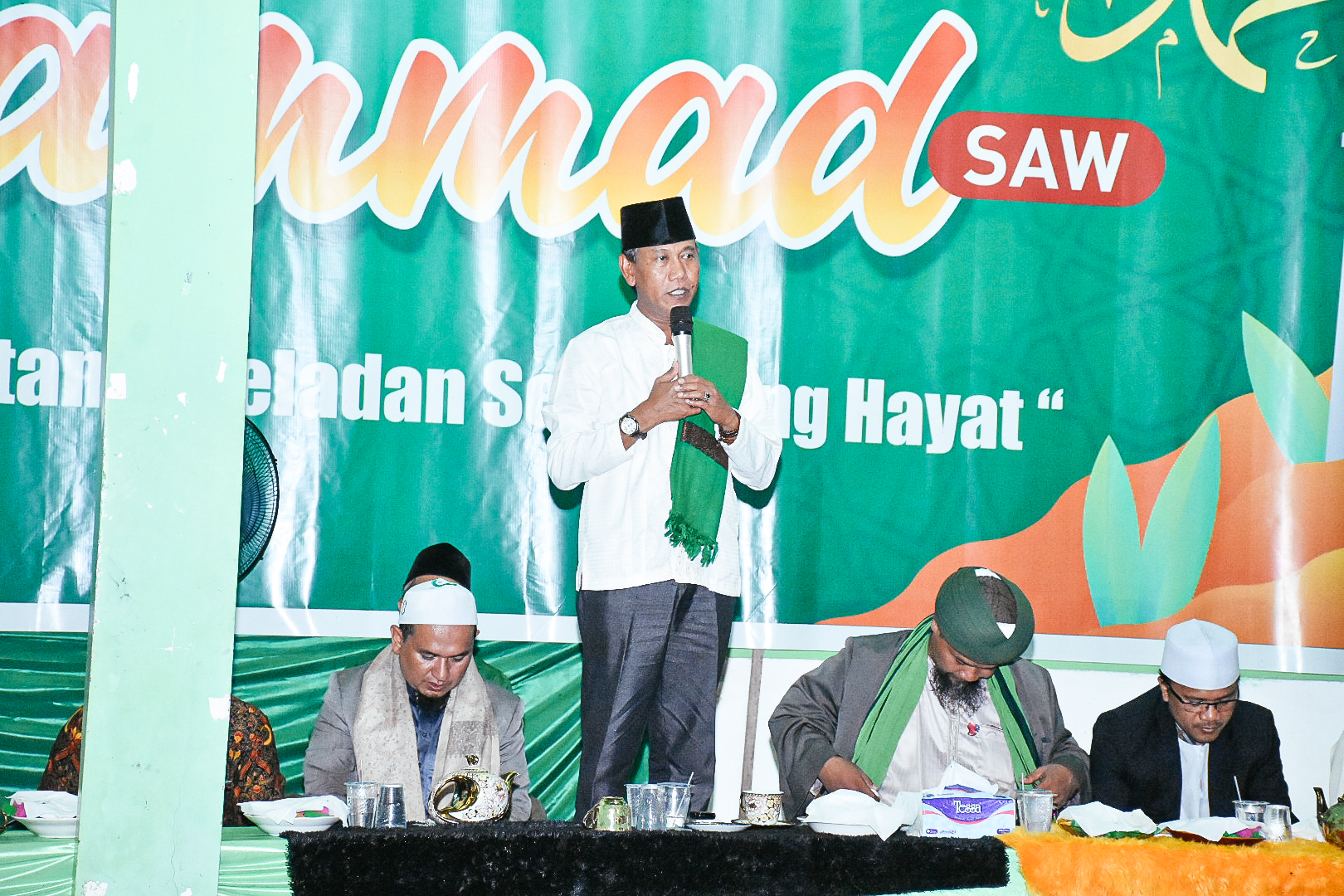 KabarKetapang - Wakil Bupati Ketapang Farhan hadiri Peringatan Maulid Nabi Muhammad SAW yang diselenggarakan Pondok Pesantren Raden Ibrahim Lidinillah Desa Kanilam Delta Pawan, pada Sabtu (29/10/2022).