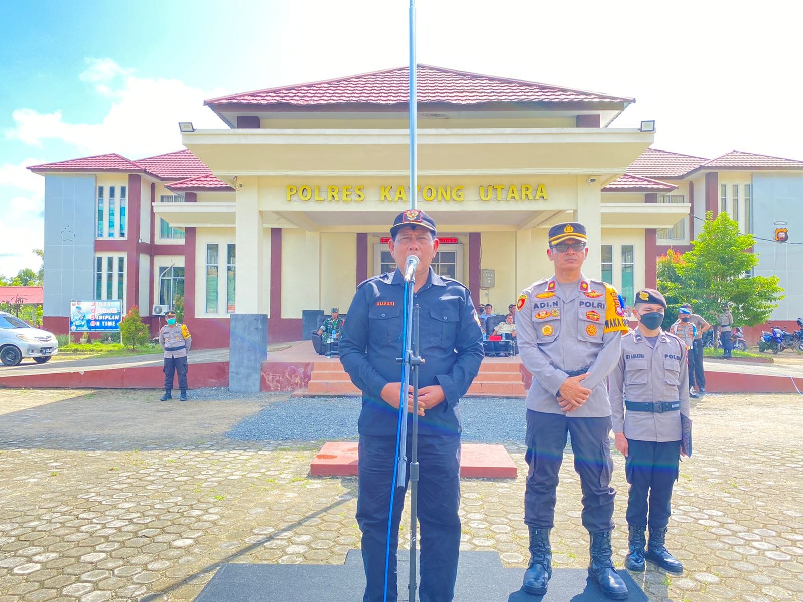 Mapolres Kayong Utara telah menggelar apel pergeseran pasukan dalam rangka Pilkades T.A. 2022 pada Jumat (14/10/2022).