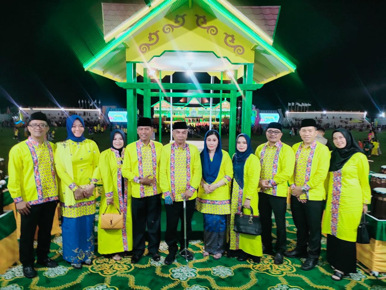 KabarKetapang - Seremonial Pembukaan MTQ ke - 30 diketapang sangat meriah dan persiapan persiapan yang dilakukan oleh Pemerintah daerah dan paniti penyelenggara MTQ kali ini sangat baik. (05/11/2022 malam pukul 20.00)