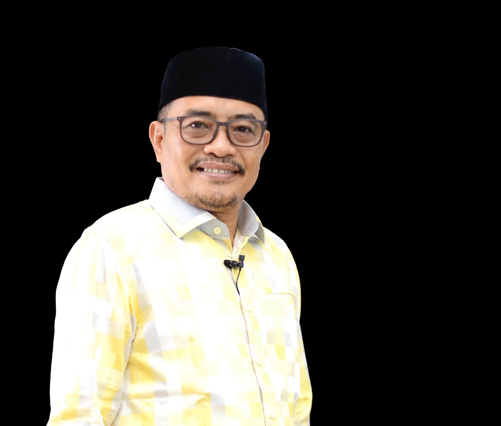 KabarKetapang - Ketua DPRD Kab. Ketapang memberikan apresiasi kepada 2 tenaga medis Ketapang sebagai ajang tenaga medis teladan se Kalimantan Barat. (29/11/2022).