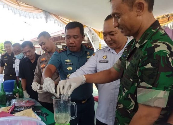 KabarKetapang - Pemusnahan barang bukti tindak kasus pidana di Kabupaten Ketapang, Rabu (30/11/2022) bertempat Kejaksaan Negeri Ketapang.