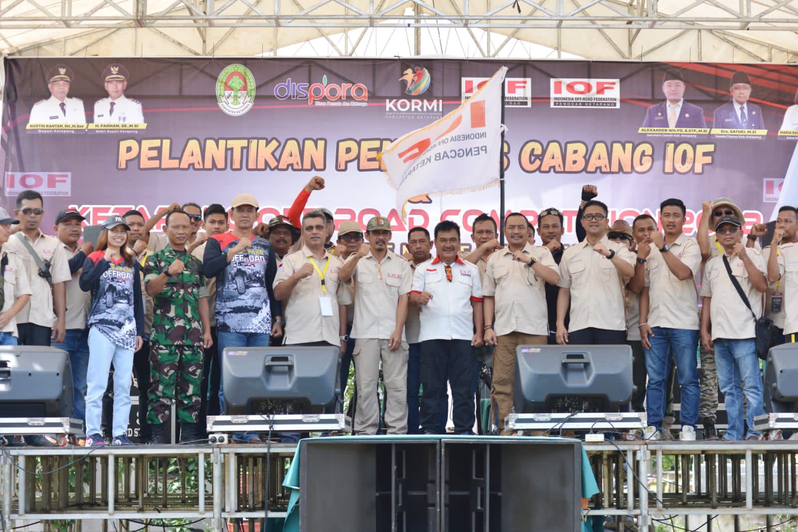 KabarKetapang - Asisten 1 Setda Kab. Ketapang Edy Radiansyah membuka secara resmi telah dibuka OFF- Road Competition 2022-2026 pada Sabtu pagi (03/12/2022) di pantai Tanjung Belandang Desa Sui Awan Kiri Kec. Muara Pawan Kabupaten Ketapang.