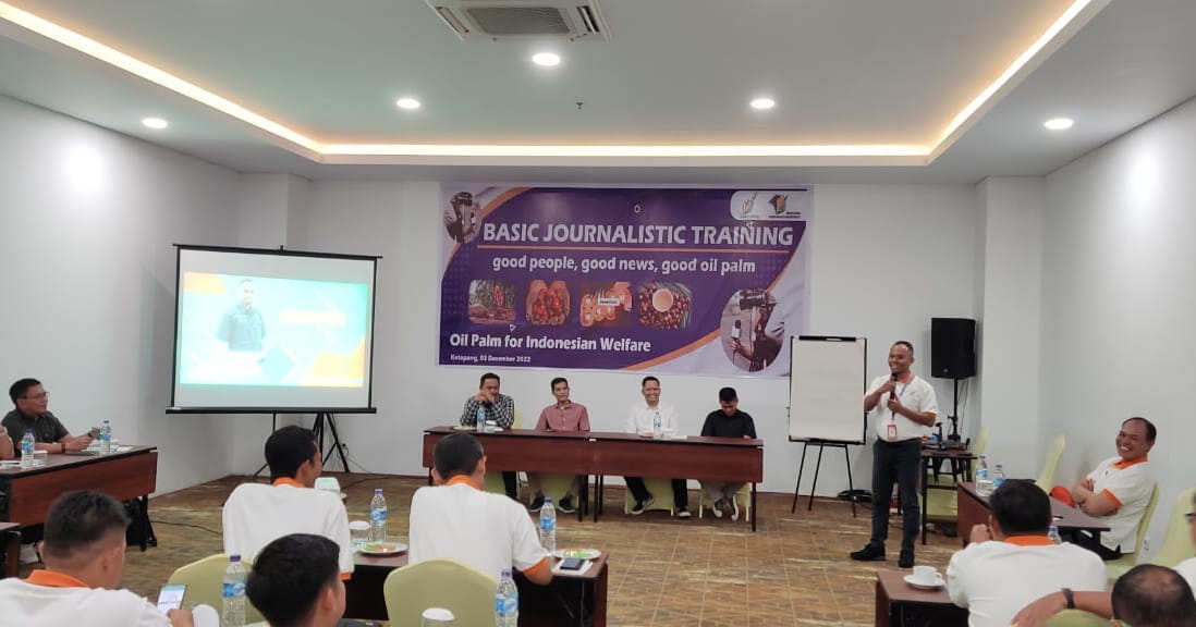 KabarKetapang - PT Bumitama Gunajaya Agro (BGA) Group menggelar pelatihan dasar jurnalistik, Sabtu (03/10/2022) di Hotel Grand Zuri Ketapang. Kegiatan tersebut diikuti puluhan karyawan, khususnya tim Sosial Strategic Handling (S2H) se-regional Kalbar.