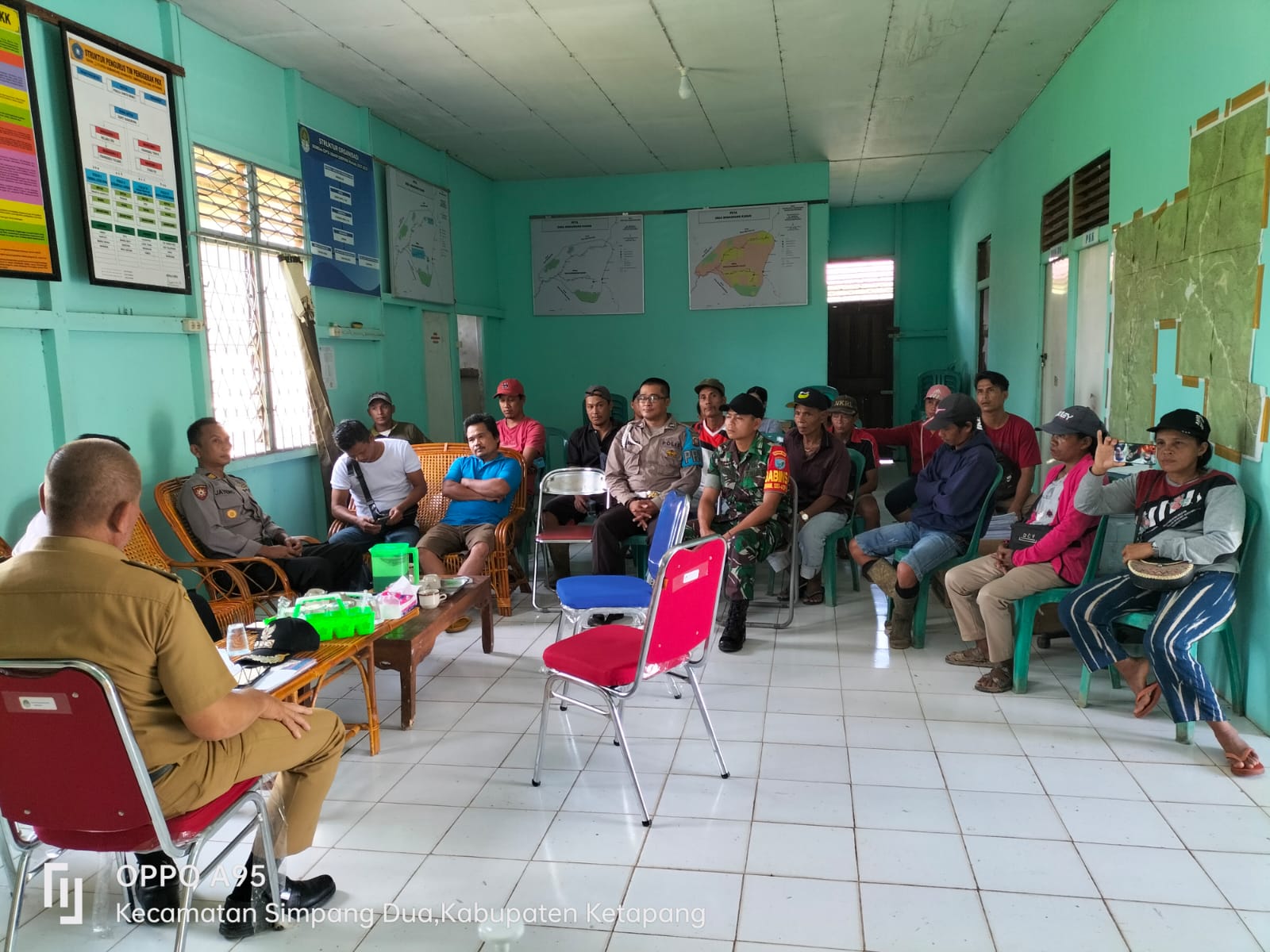 KabarKetapang - Seorang warga Desa Kampar Sebomban Kecamatan Simpang Dua Kabupaten Ketapang yang berinisal SY, mengalami peristiwa penganiayaan yang dilakukan oleh sekelompok orang saat dirinya sedang bekerja di areal lahan Hutan Tanaman Industri PT Mayawana Persada Di Dusun Pantan Desa Kampar Sebomban.