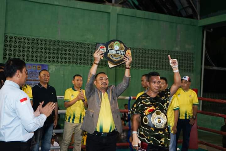 KabarKetapang - Ketua DPRD hadiri Penutupan Kejuaraan Tinju Zona Kalimantan Borneo Boxing Championship Tahun 2022, Selasa (21/12/2022).