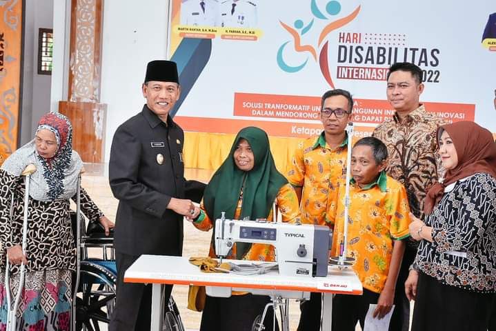KabarKetapang - Wakil Bupati Ketapang H. Farhan, SE.,M.Si resmi membuka Workshop tentang Penyandang Disabilitas dalam Rangka Hari Disabilitas Internasional. (21/12/2022)