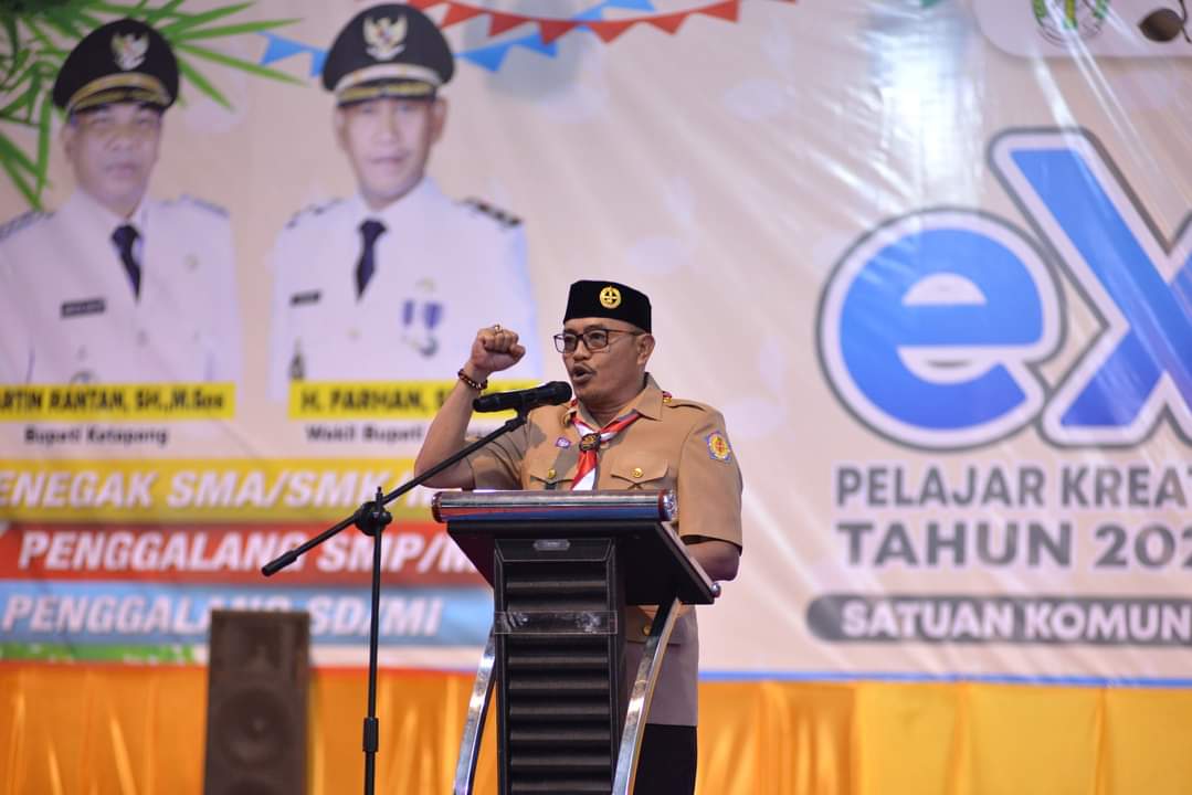 KabarKetapang - Ketua DPRD Ketapang menghadiri pembukaan Expo Pelajar Kreatif 2023 sekaligus memberikan memotivasi generasi muda untuk terus meningkatkan kemampuan dan membangun ide-ide yang produktif, serta menyalurkan kreativitasnya, satuan komunitas pramuka peduli ketapang menggelar kegiatan Expo Pelajar Kreatif Tahun 2023.