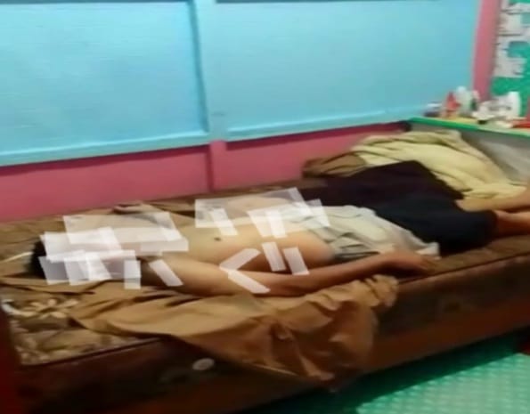 KabarKetapang - Seorang pria paruh baya inisial R (63th) ditemukan tewas di salah satu kamar PSK (Penjaja Sek Komersial) di Lokalisasi Kolam Desa Payak Kumang Kecamatan Delta Pawan, Ketapang-Kalimantan Barat.