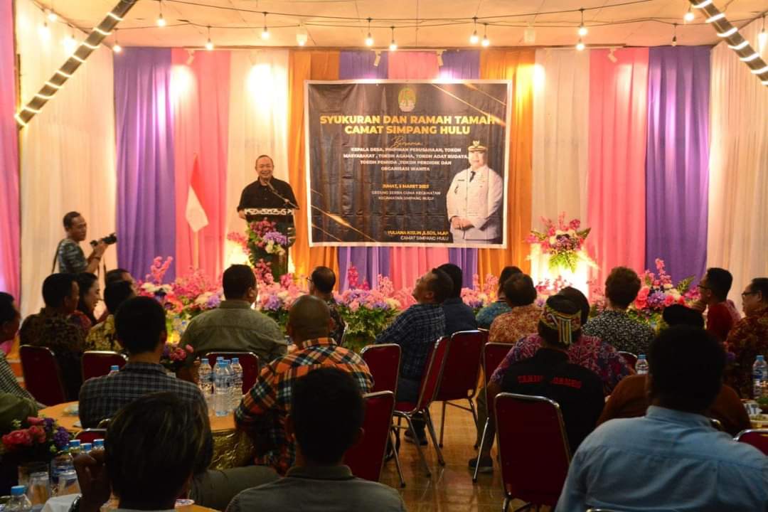 KabarKetapang - Sekda Ketapang Alexander Wilyo, S.STP., M.Si hadiri Acara Syukuran dan Ramah Tamah Camat Simpang Hulu, pada Jum'at (03/03/2023).