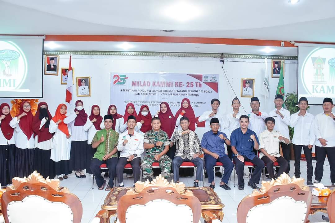 KabarKetapang - Wakil Bupati Ketapang H. Farhan, SE.,M.Si hadiri Pelantikan Pengurus Komisariat Kesatuan Aksi Mahasiswa Muslim Indonesia (KAMMI) Kabupaten Ketapang Periode 2022 -2023, pada Minggu (02/04/2023) bertempat di Pendopo Bupati Ketapang.