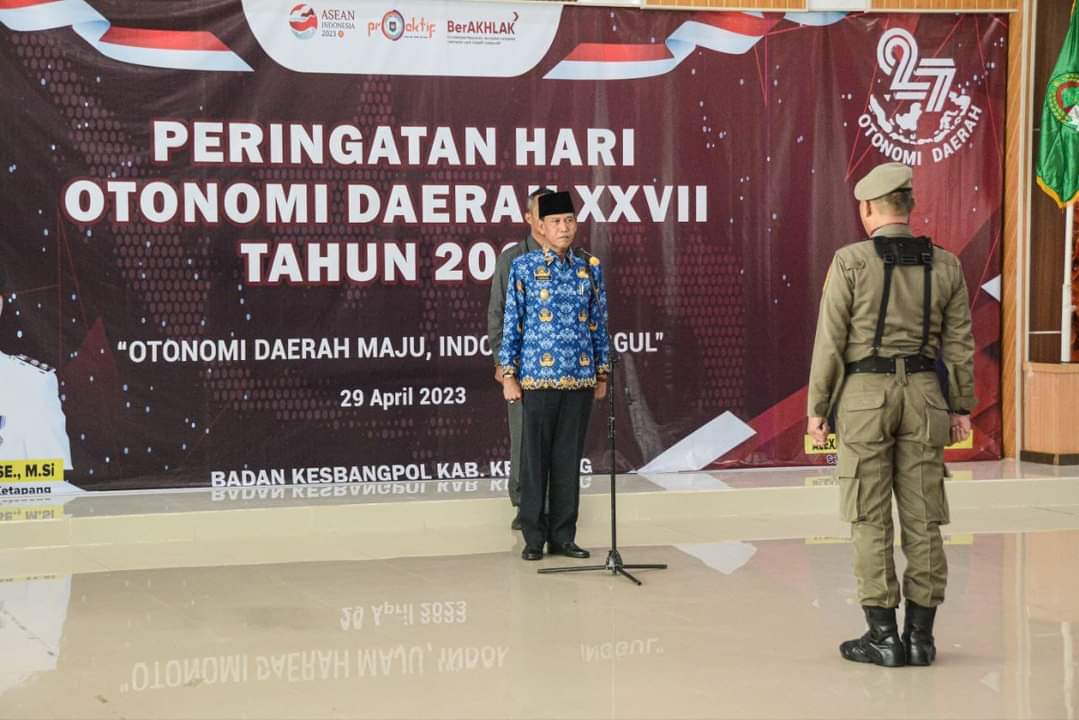 KabarKetapang - Pemerintah Kabupaten Ketapang menggelar Peringatan Hari Otonomi Daerah ke-XXVII tahun 2023, dengan mengusung tema "Mewujudkan Otonomi Daerah Maju, Indonesia Unggul".