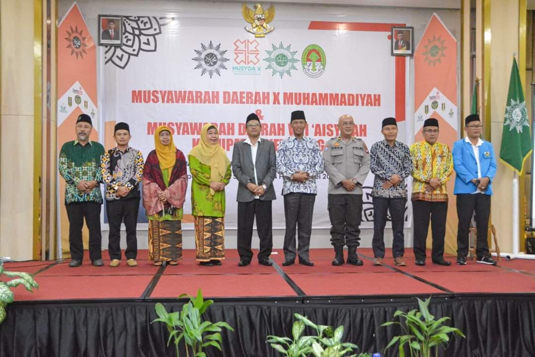 KabarKetapang - Wakil Bupati Ketapang, H. Farhan SE., M.Si membuka Musda (Musyawarah Daerah) ke-X Muhammadiyah Ketapang dan Musda ke-VIII Aisyiyah Ketapang, pada Minggu (07/05/2023) bertempat di Hotel Grand Zuri Ketapang.