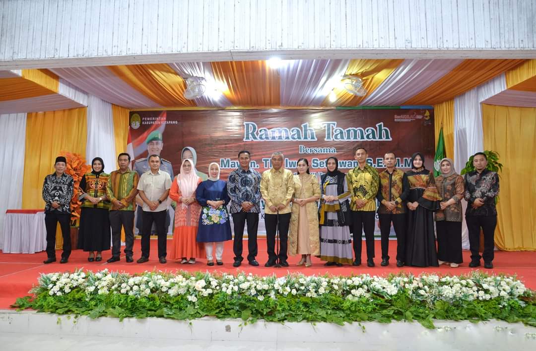 KabarKetapang - Acara ramah tamah Pangdam XII/Tpr Mayjen TNI Iwan Setiawan kali ini diadakan dipendopo Bupati Ketapang pada Rabu (24/05/2023).