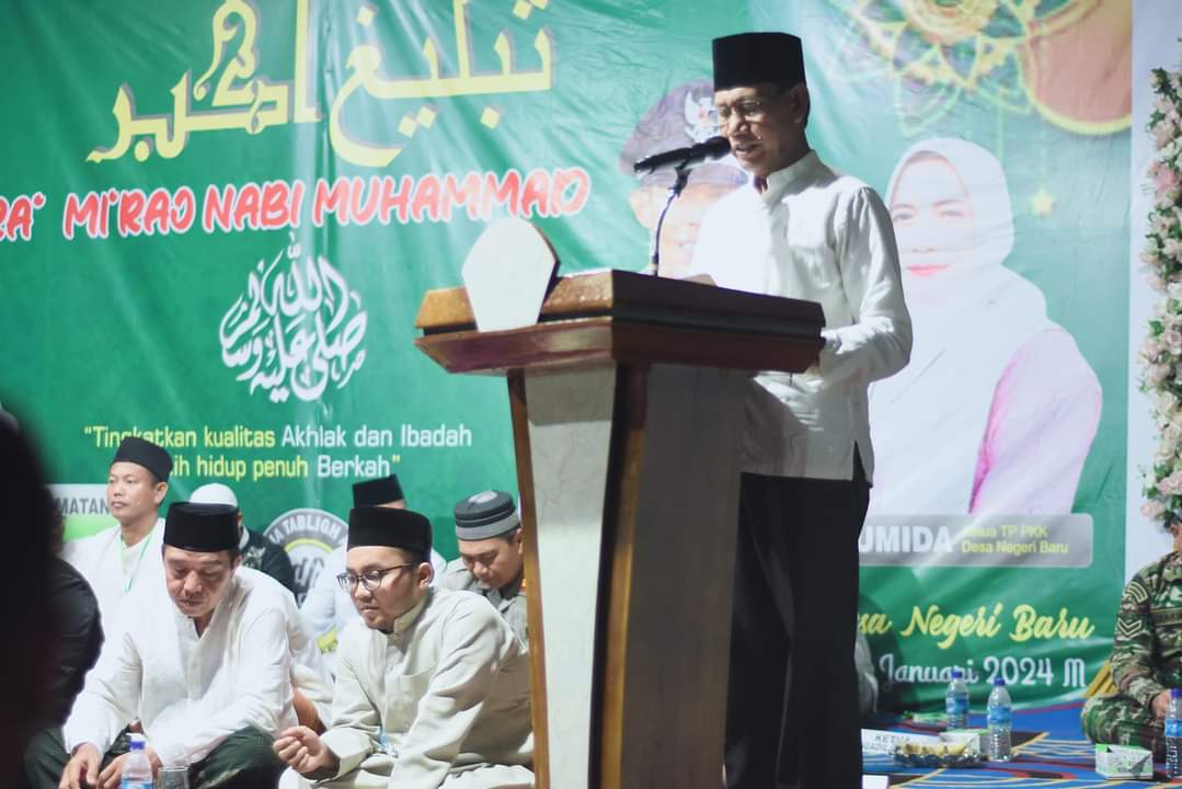 Gambar : Wakil Bupati Ketapang Saat Memberikan Kata Sambutan Dalam Peringatan Isra' Mi'raj 1445. H.(IST) 