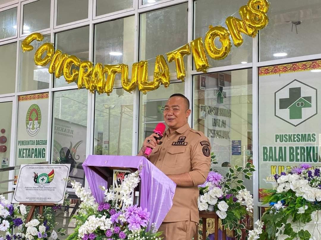 Gambar : Sekda Ketapang Saat Memberikan Kata Sambutan Dalam Peresmian Puskesmas Balai Pinang Hulu. (IST) 