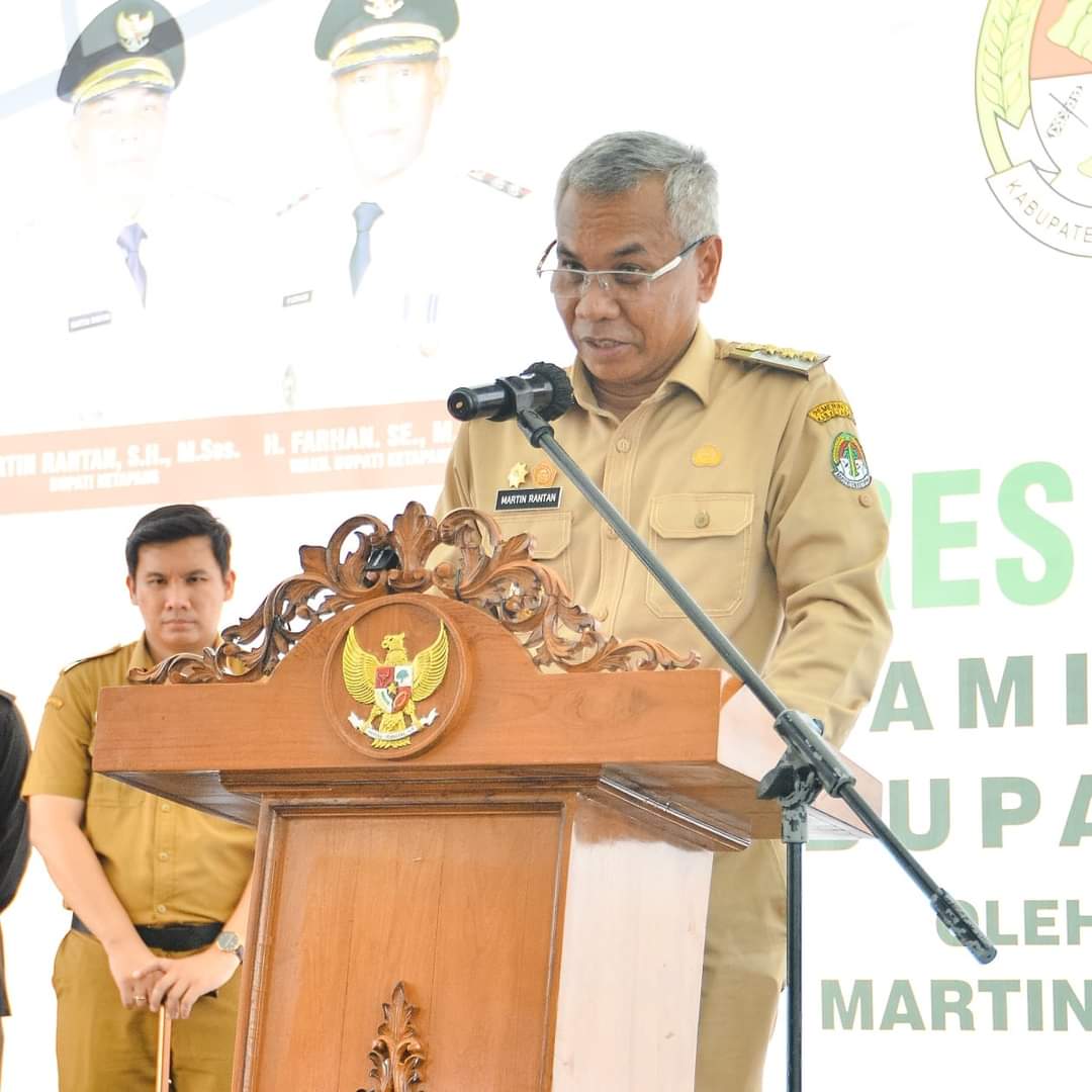 Gambar : Bupati Ketapang Saat Memberikan Kata Sambutan Pada Acara Peresmian Kantor Baznas. 