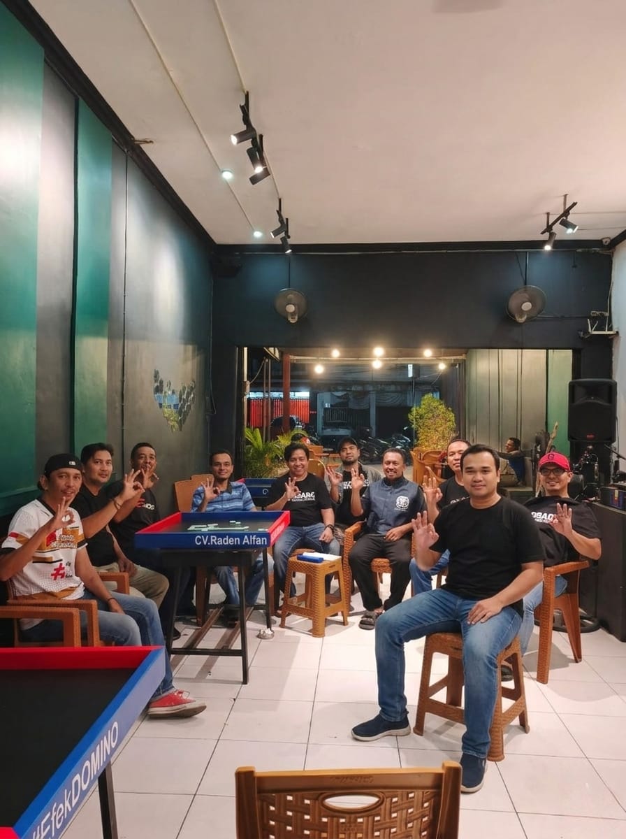 Gambar : Foto Bersama Pengcab Federasi Olahraga Domino Nasional Kab. Ketapang